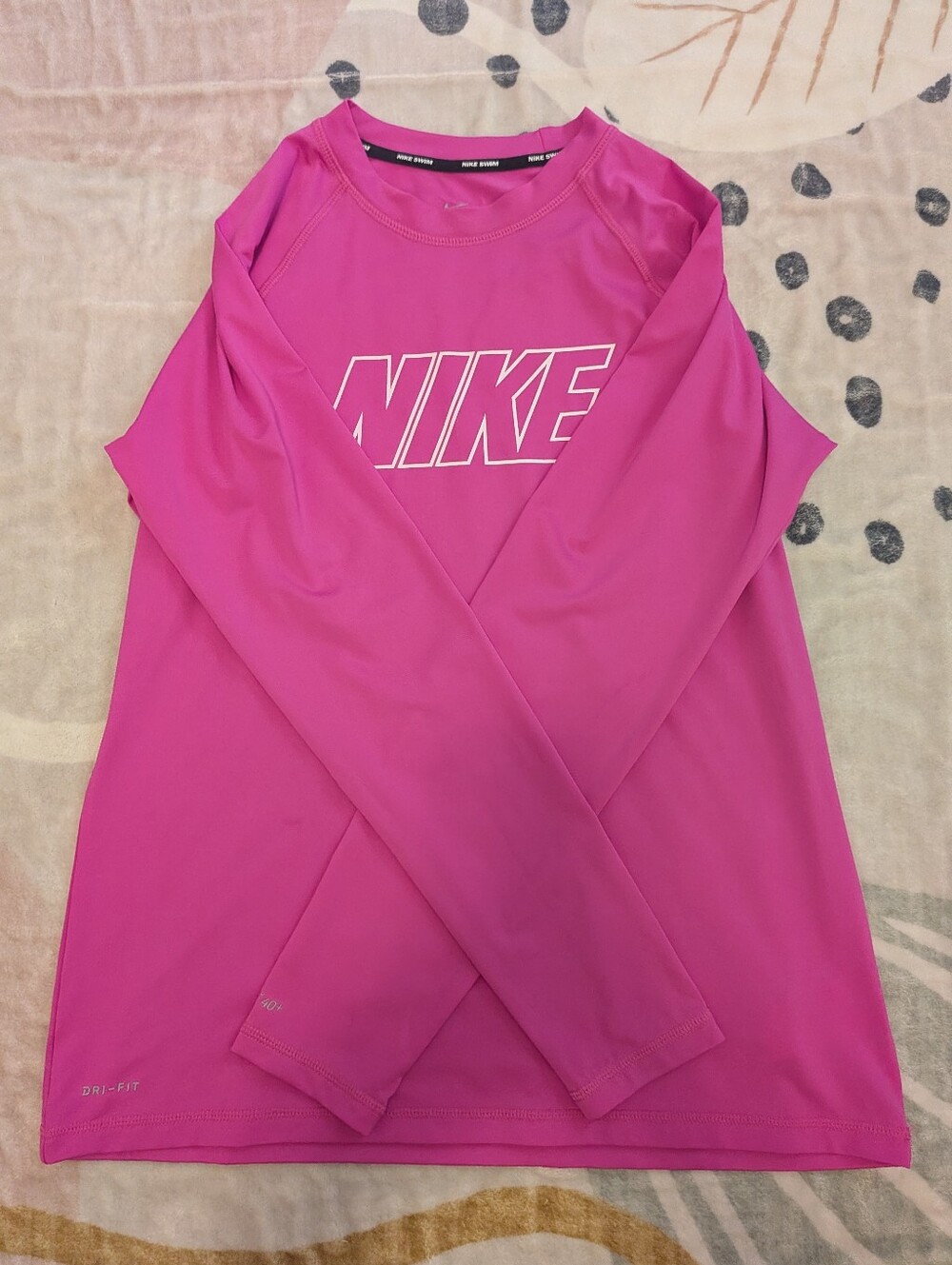 Nike Women's Pink Rash Guard - Large Long-Sleeve Dri-FIT Performance Top